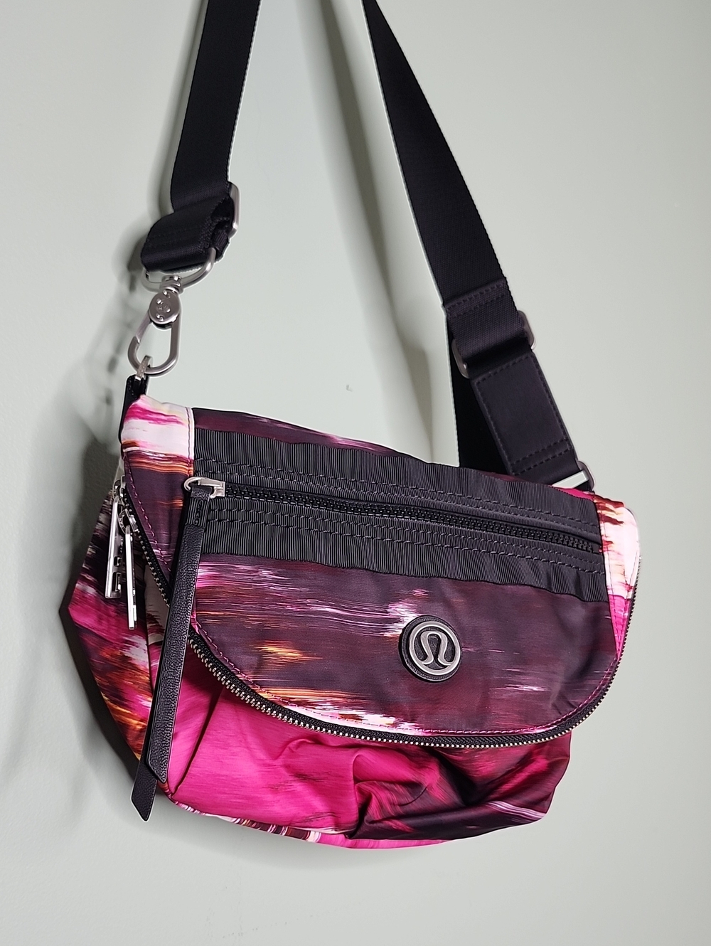 Lululemon Festival Bag - Pigment Wind Berry Rumble Multi - EUC!